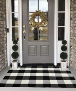 Buffalo Plaid Outdoor Rug. 27.5''x43'' Black White Check Indoor/Outdoor Area Rugs. Layering Rug for Hello/Welcome Door Mat. Washable Cotton Woven Farmhouse Mat for Christmas Front Porch Dcor